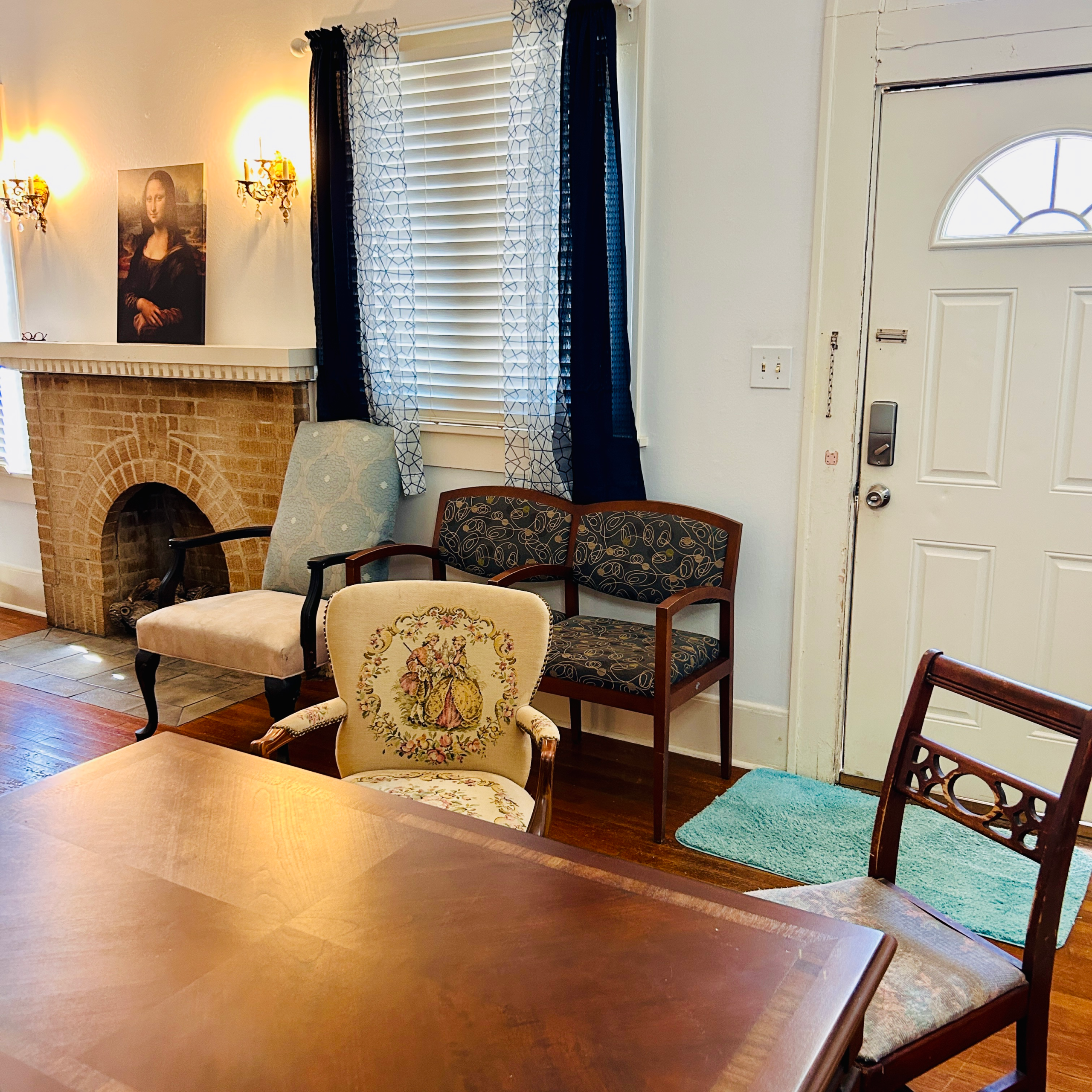 Interior of a private notary office in Ruston, Louisiana, showing client seating at the desk and a small waiting area